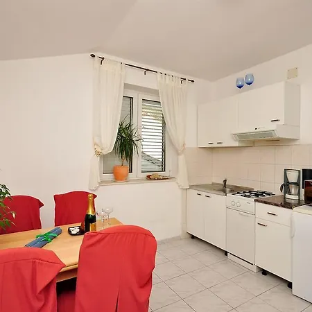 Apartman And Jadranko Slano