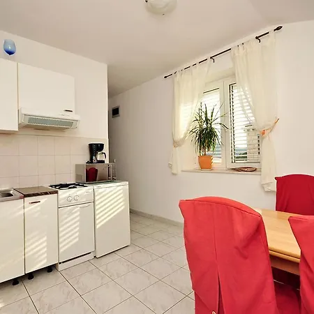 Apartman And Jadranko