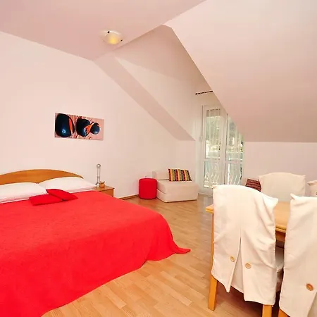 Apartman And Jadranko Slano